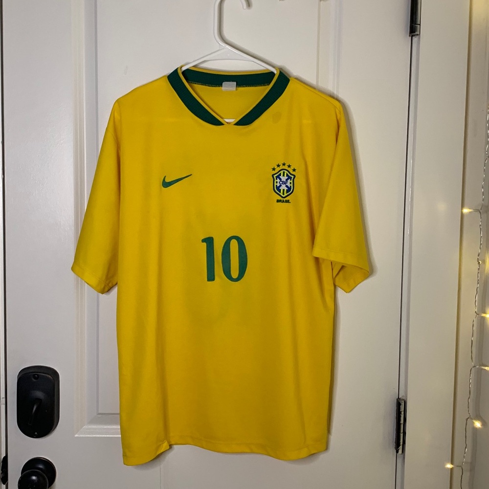 Classic Men’s Brazil soccer jersey
